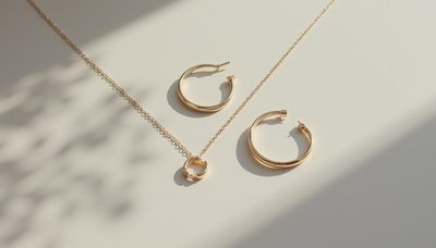 Jewelry-wearing rules for women over 40: Size, material, and the principle of less is more